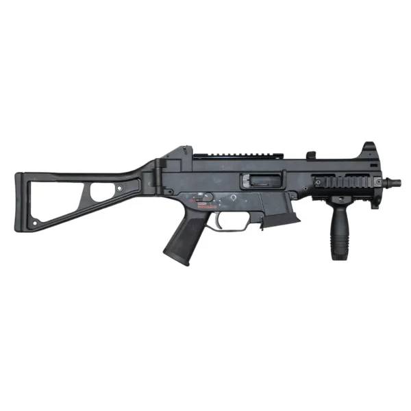 Pistolet mitrailleur UMP9 équipé d'un magwell